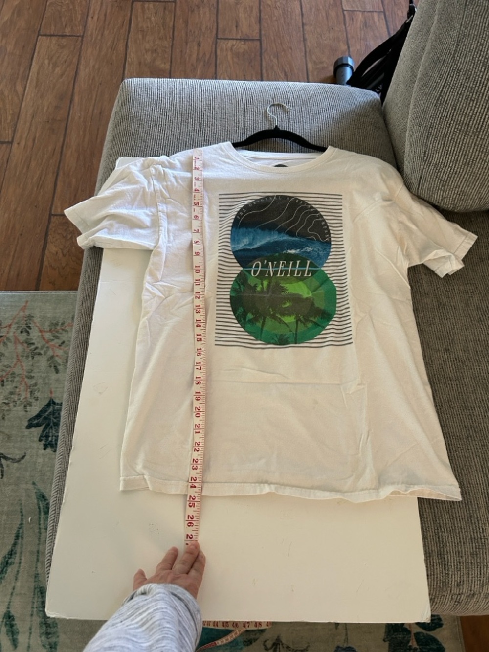 O'Neill White Tee with Blue and Green Double Circle Surf Graphic size medium - Picture 6 of 8